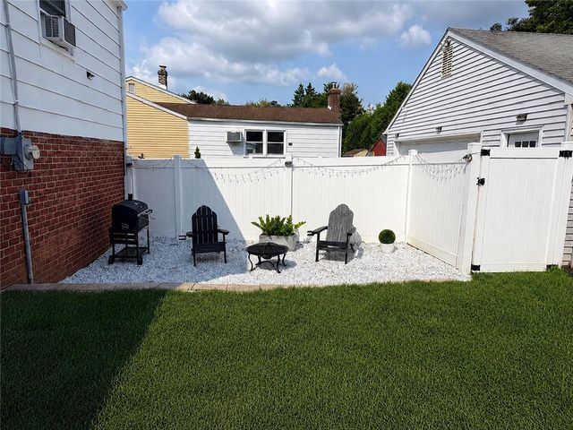 1972 Collingswood Drive, Bethlehem City, PA 18018