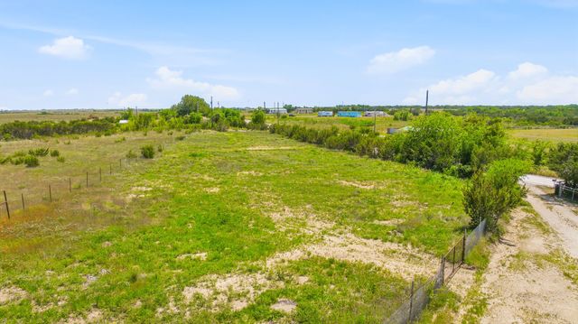 432 County Road 492, Stephenville, TX 76401