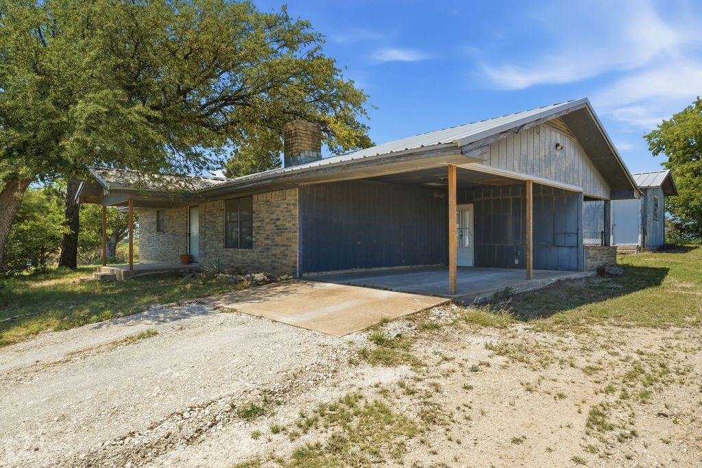 432 County Road 492, Stephenville, TX 76401