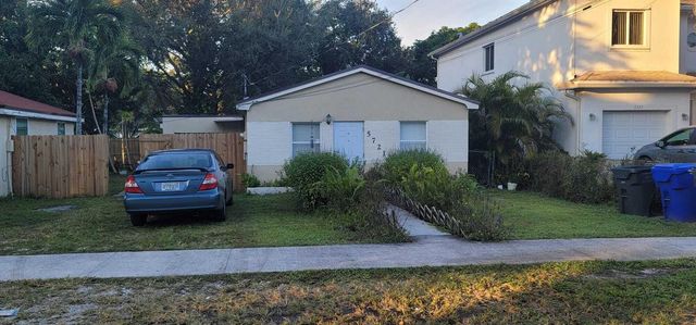 5721 Fillmore Street, Hollywood, FL 33021