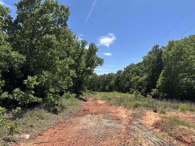 21896 Lilly Drive, Tecumseh, OK 74873