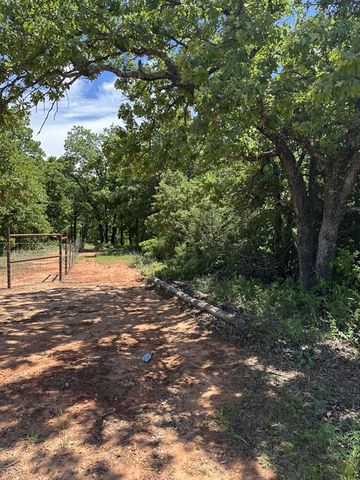 21896 Lilly Drive, Tecumseh, OK 74873