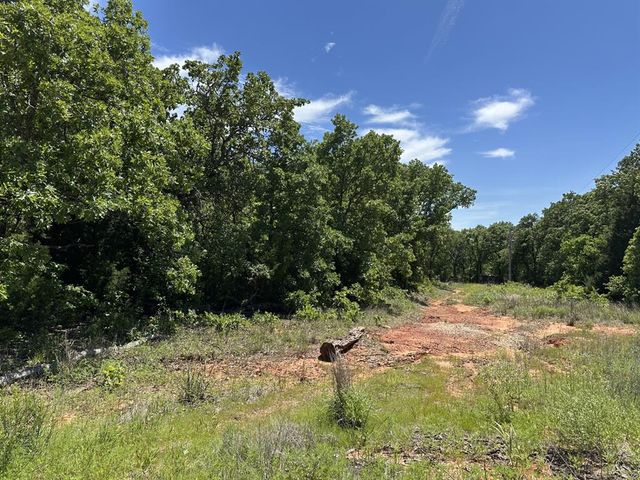 21896 Lilly Drive, Tecumseh, OK 74873