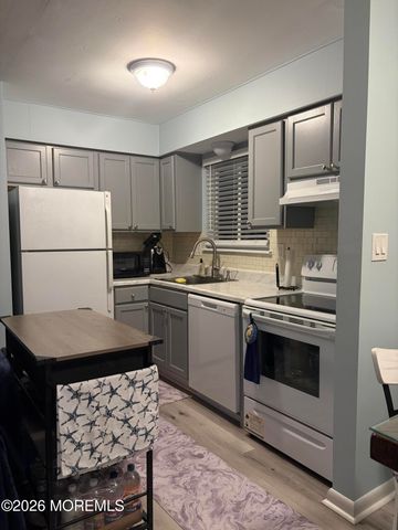 1382 Ocean Avenue 7A, Sea Bright, NJ 07760