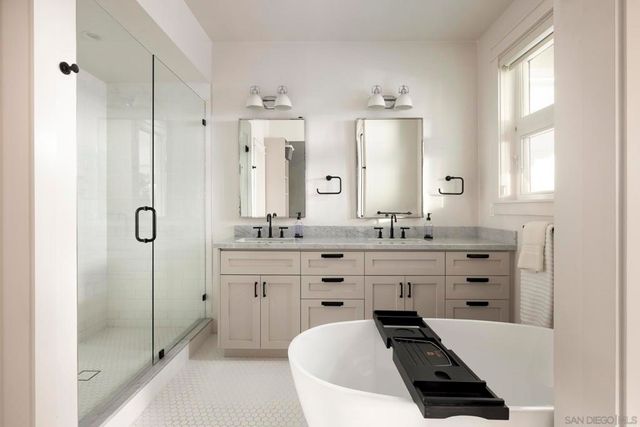 825 9th St., Coronado, CA 92118