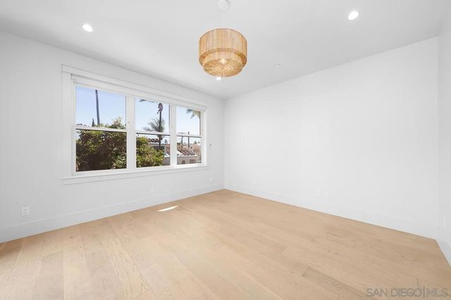 825 9th St., Coronado, CA 92118