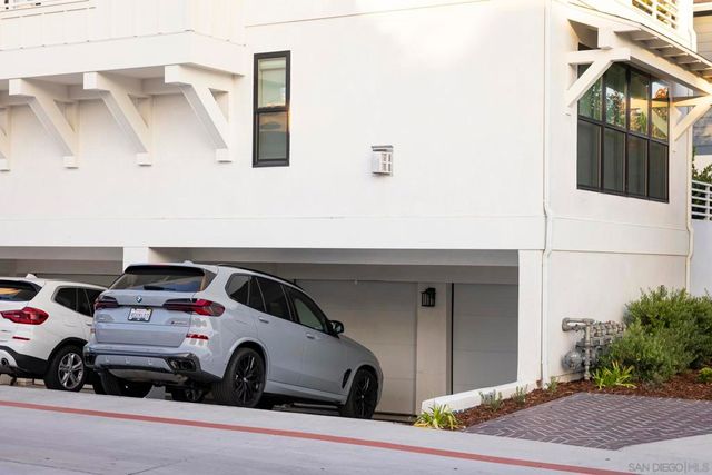 825 9th St., Coronado, CA 92118