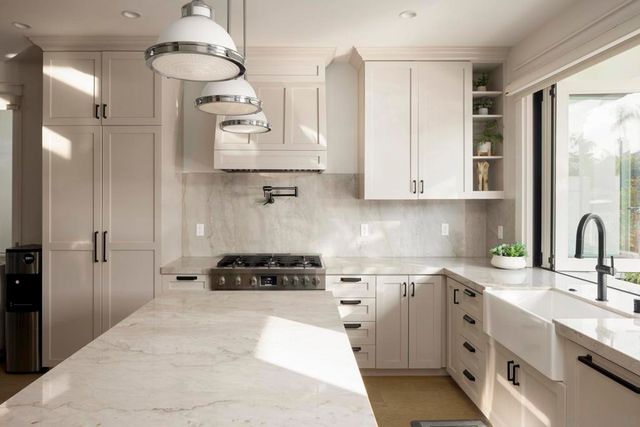 825 9th St., Coronado, CA 92118