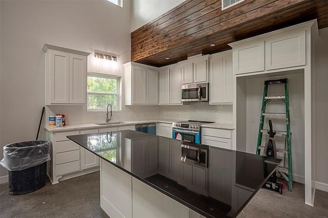 177 Parkside Loop, Brookeland, TX 75931