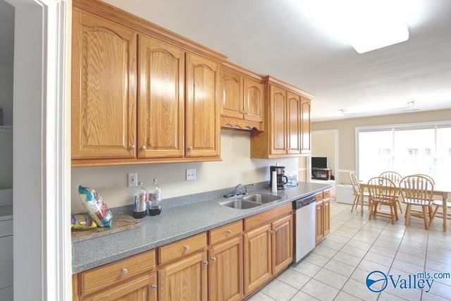 16874 Raspberry Lane, Athens, AL 35613