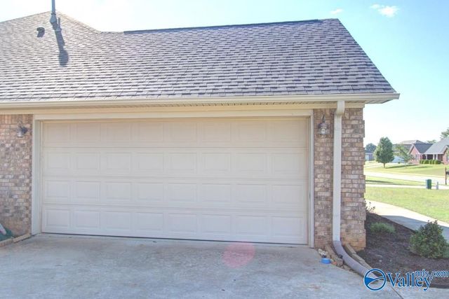 16874 Raspberry Lane, Athens, AL 35613