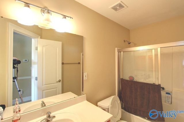 16874 Raspberry Lane, Athens, AL 35613