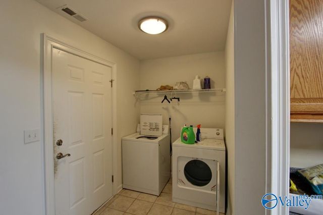 16874 Raspberry Lane, Athens, AL 35613