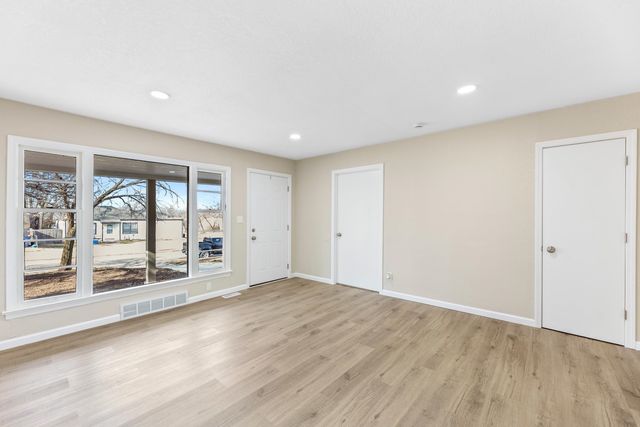 650 N BATTIN, Wichita, KS 67208