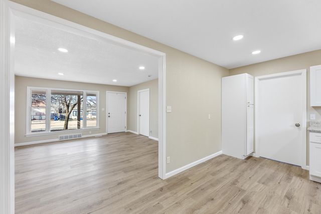 650 N BATTIN, Wichita, KS 67208