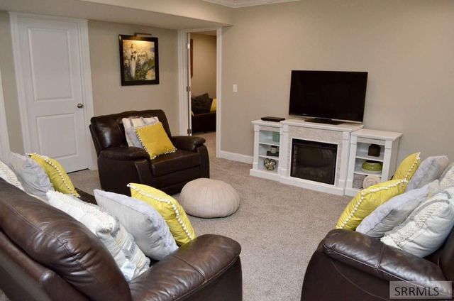 5147 Eaglewood Drive, Idaho Falls, ID 83401
