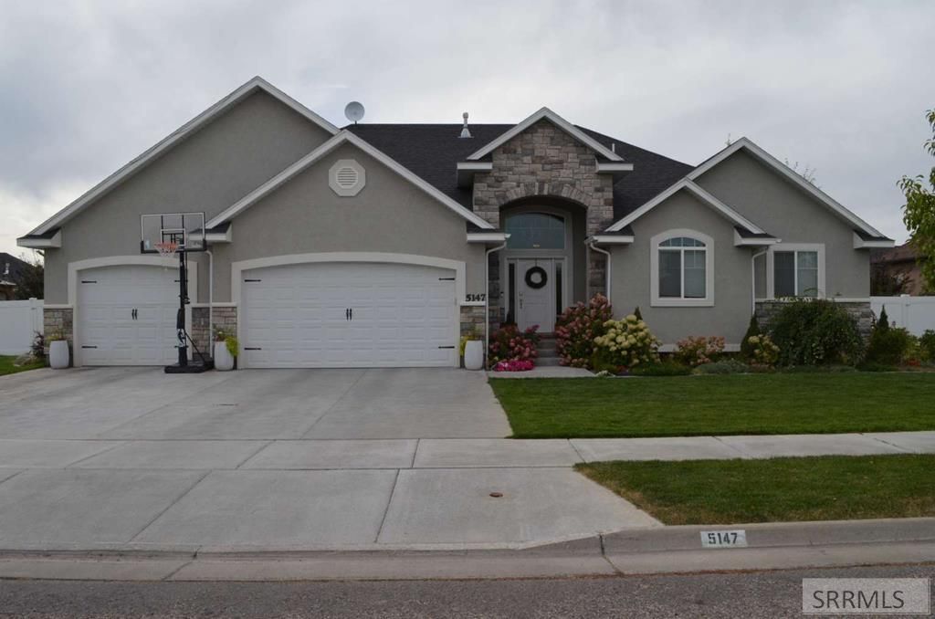 Image 1 of property listing at 5147 Eaglewood Drive, Idaho Falls, ID 83401