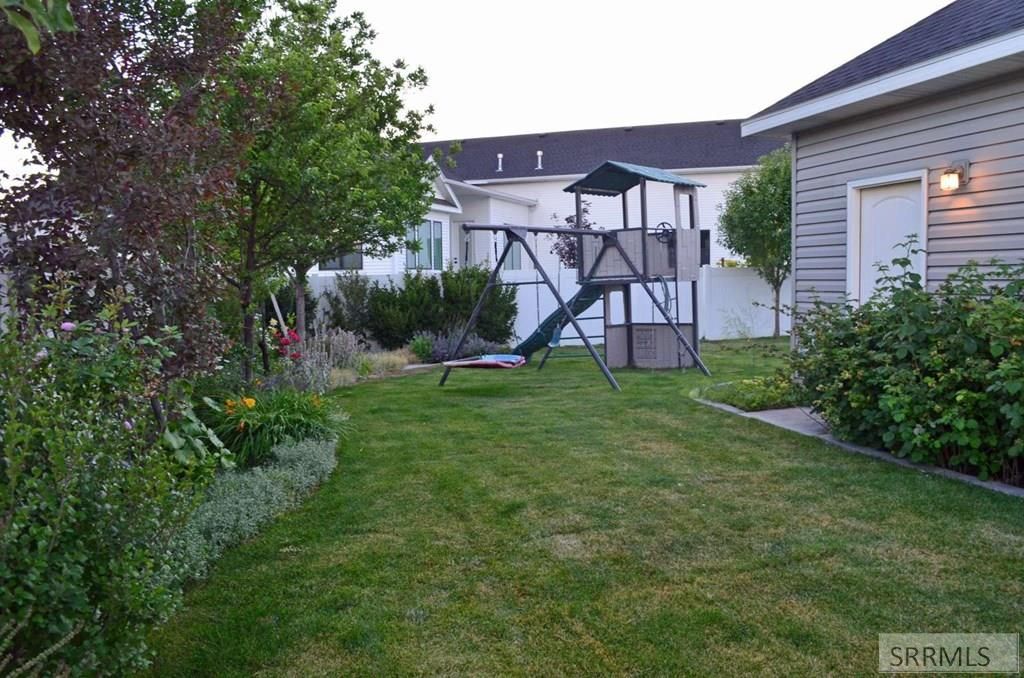Image 8 of property listing at 5147 Eaglewood Drive, Idaho Falls, ID 83401