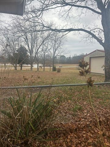 208 Oakdale Rd, Camden, TN 38320