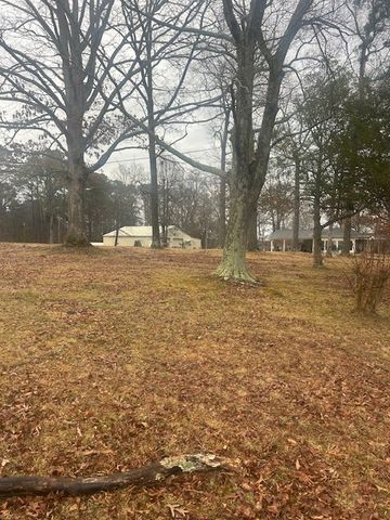 208 Oakdale Rd, Camden, TN 38320