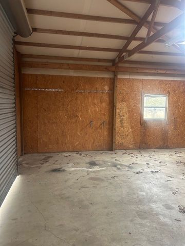 208 Oakdale Rd, Camden, TN 38320