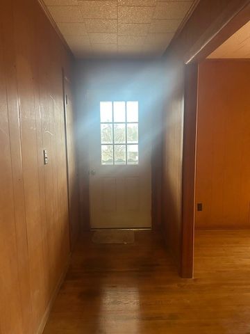 208 Oakdale Rd, Camden, TN 38320