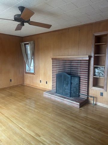 208 Oakdale Rd, Camden, TN 38320