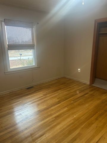 208 Oakdale Rd, Camden, TN 38320