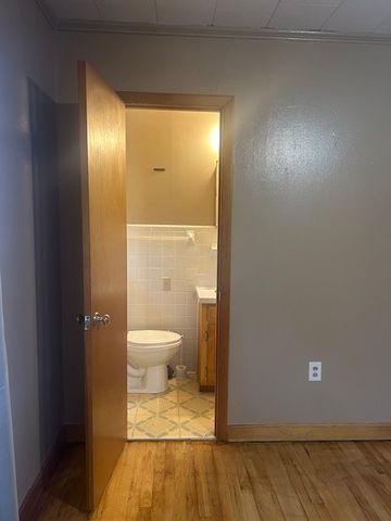 208 Oakdale Rd, Camden, TN 38320