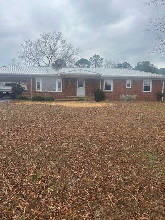 208 Oakdale Rd, Camden, TN 38320