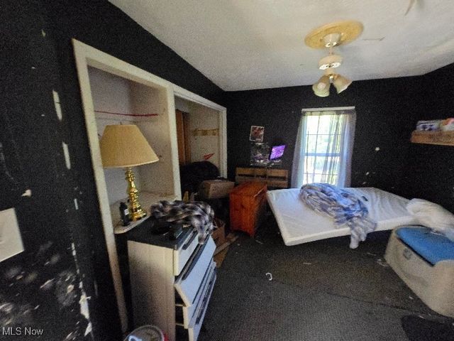 958 Central Avenue, Bellaire, OH 43906