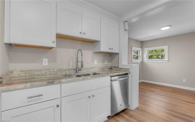 325 Fox Hill RD, Hampton, VA 23669