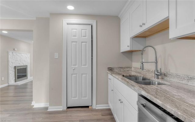 325 Fox Hill RD, Hampton, VA 23669