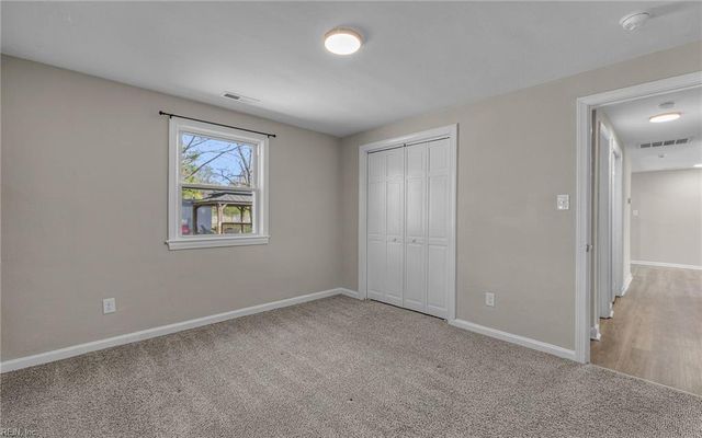 325 Fox Hill RD, Hampton, VA 23669