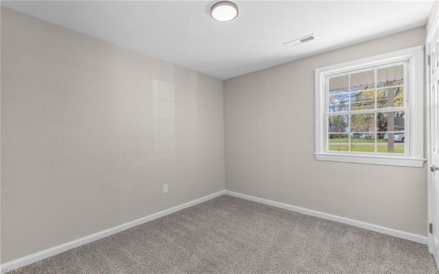 325 Fox Hill RD, Hampton, VA 23669