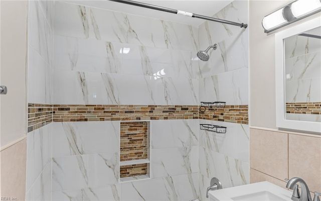 325 Fox Hill RD, Hampton, VA 23669