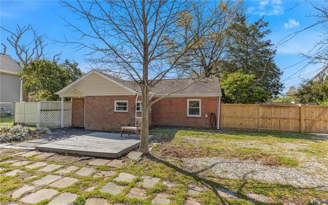 325 Fox Hill RD, Hampton, VA 23669