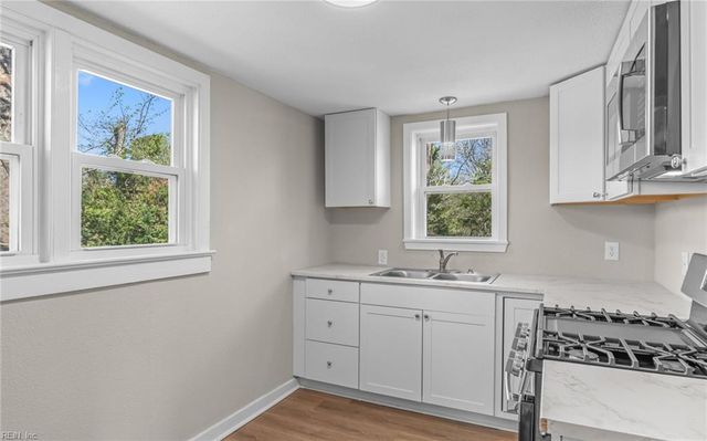 325 Fox Hill RD, Hampton, VA 23669