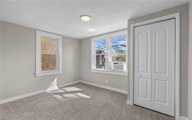 325 Fox Hill RD, Hampton, VA 23669