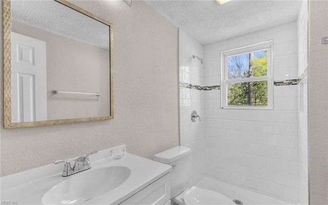 325 Fox Hill RD, Hampton, VA 23669