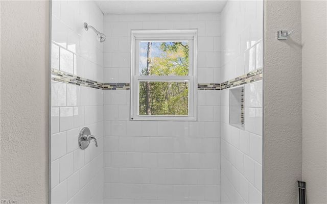 325 Fox Hill RD, Hampton, VA 23669