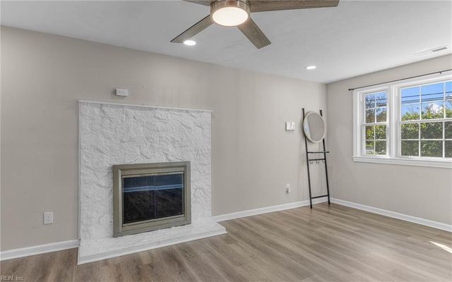 325 Fox Hill RD, Hampton, VA 23669