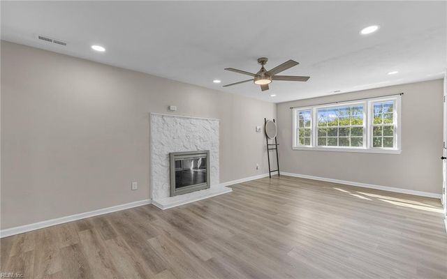 325 Fox Hill RD, Hampton, VA 23669