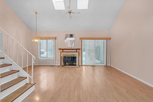 171 N Clare Court, Wood Dale, IL 60191