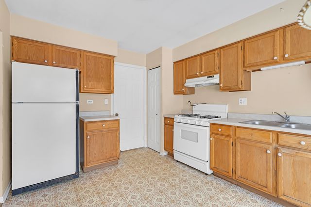 171 N Clare Court, Wood Dale, IL 60191