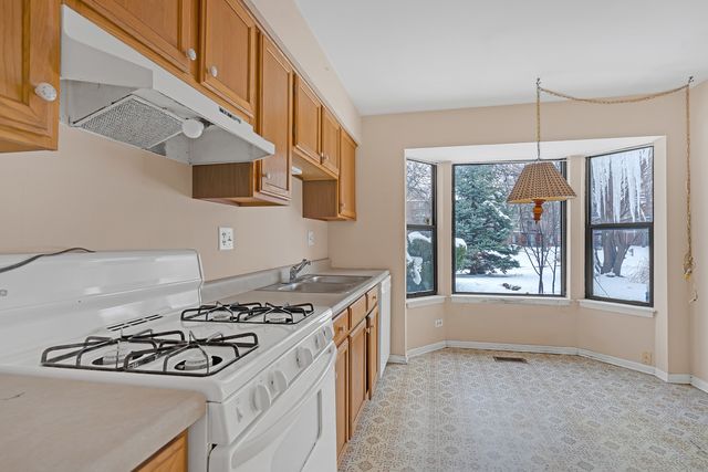 171 N Clare Court, Wood Dale, IL 60191