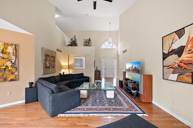 1735 Treyborne Circle, Commerce Twp, MI 48390