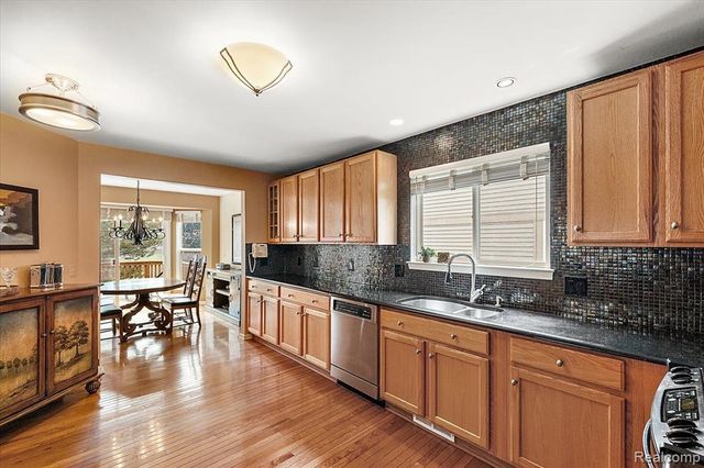 1735 Treyborne Circle, Commerce Twp, MI 48390