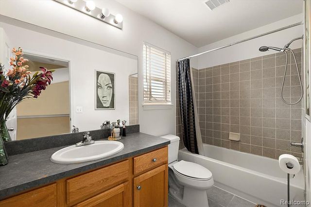 1735 Treyborne Circle, Commerce Twp, MI 48390