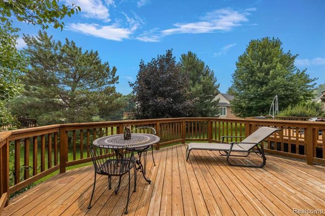 1735 Treyborne Circle, Commerce Twp, MI 48390